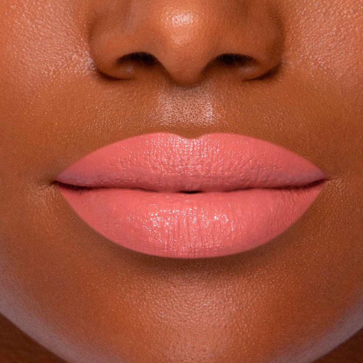 LADY BOLD LIPSTICK  (LABIAL CREMOSO)